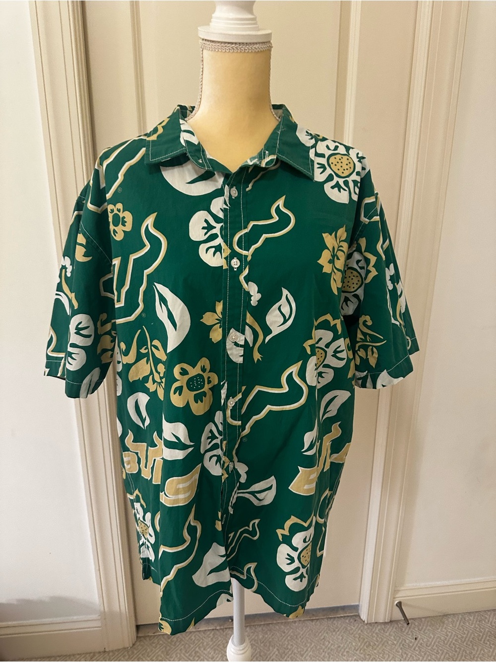 Wes and Willy USF Bulls Green Floral Short-Sleeve Button-Up Shirt XXL